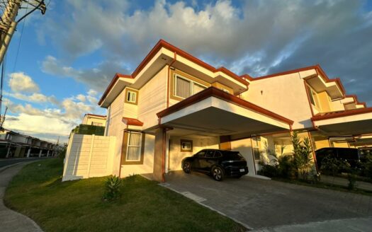 ¡OPORTUNIDAD! Casa en Venta en Alajuela, Condominio Novazul, con Amplio Patio y Amenidades Premium. COD. 148064