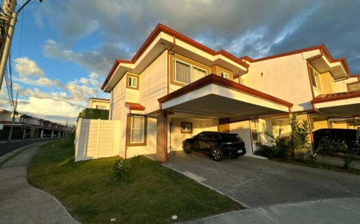 ¡OPORTUNIDAD! Casa en Venta en Alajuela, Condominio Novazul, con Amplio Patio y Amenidades Premium. COD. 148064