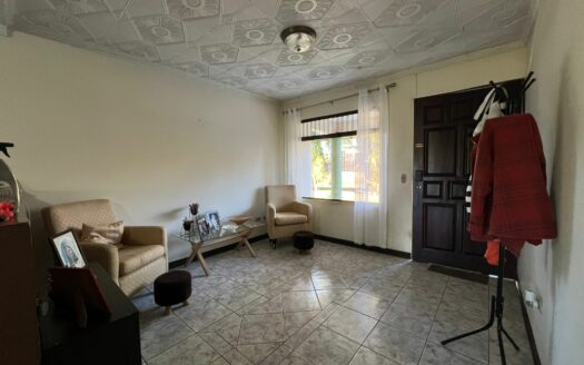 ¡OPORTUNIDAD! Casa Amplia En Venta En Tambor De Alajuela Una Planta Con Amplio Lote De 622 m². COD. 148777