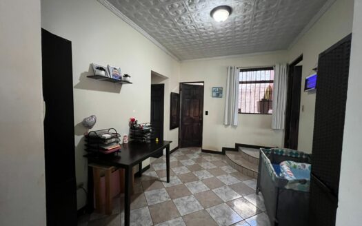 ¡OPORTUNIDAD! Casa Amplia En Venta En Tambor De Alajuela Una Planta Con Amplio Lote De 622 m². COD. 148777