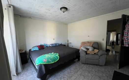 ¡OPORTUNIDAD! Casa Amplia En Venta En Tambor De Alajuela Una Planta Con Amplio Lote De 622 m². COD. 148777