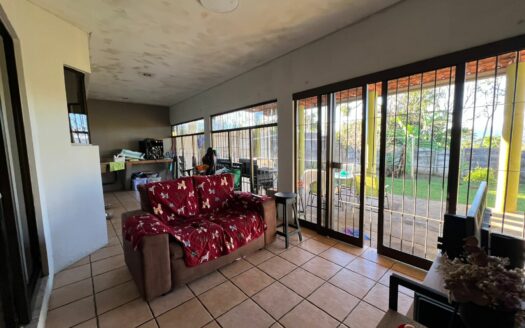 ¡OPORTUNIDAD! Casa Amplia En Venta En Tambor De Alajuela Una Planta Con Amplio Lote De 622 m². COD. 148777