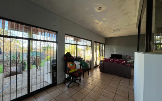 ¡OPORTUNIDAD! Casa Amplia En Venta En Tambor De Alajuela Una Planta Con Amplio Lote De 622 m². COD. 148777