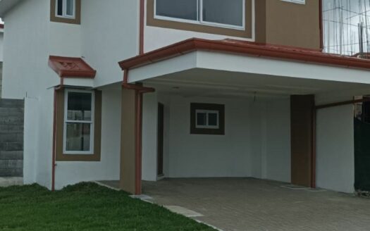 ¡OPORTUNIDAD! Casa en Venta en Alajuela, Condominio Novazul, con Amplio Patio y Amenidades Premium. COD. 148064