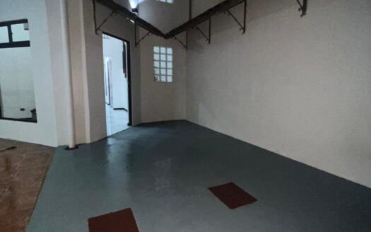 Casa En Venta En Alajuela Centro A Precio de Oportunidad Amplia Con 3 Baños Y Cochera Para 3 Vehículos. COD. 148166