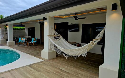 🌴 Casa Moderna con Piscina Privada en Costa del Sol, Playa Bejuco