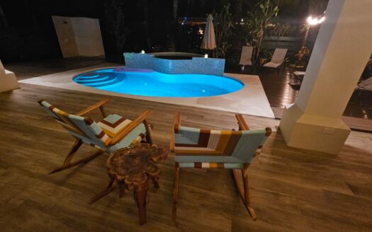 🌴 Casa Moderna con Piscina Privada en Costa del Sol, Playa Bejuco