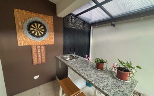 Casa En Venta En San Rafael De Alajuela en TDN, 1 Planta Con Patio Y Amenidades cerca de zonas francas y aeropuerto.cod.48585