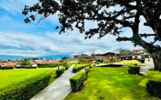 Casa En Venta En San Rafael De Alajuela en TDN, 1 Planta Con Patio Y Amenidades cerca de zonas francas y aeropuerto.cod.48585